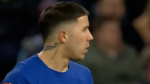 علاقه منچستر سیتی به جذب هافبک جنجالی چلسی