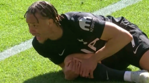 ژاوی سیمونز و مصدومیت مشکوک به رباط صلیبی!