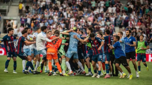 دعوای تاریخی در اسپانیا؛  جنون دروازه‌بان پس از اخراج!