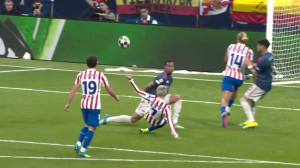 بازهم خوش شانسی آرسنال، تیردروازه لرزید