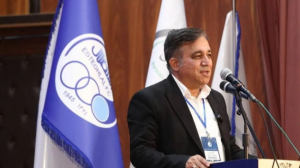 تاجرنیا: فریدونی خودش در جلسات شرکت نمیکند
