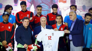بحث جنجالی درباره لباس تیم ملی؛ شرم‌آور است!