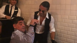 خاطره بازی با مارادونا و سرآشپز معروف!