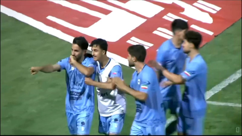 گل دوم چادرملو به پرسپولیس توسط محمودآبادی