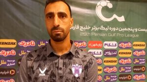 گفتگو با بازیکنان هوادار پس از برد مقابل نساجی