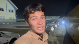 حرکات عجیب و غریب هواداران استقلال برای پیراهن!