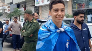 هوادارای استقلال منتظر ورود به وطنی
