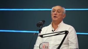 فریبا: منبعد سهراب باید حرف برند و میزند!