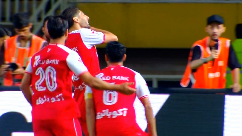 گل اول پرسپولیس به استقلال توسط محبی
