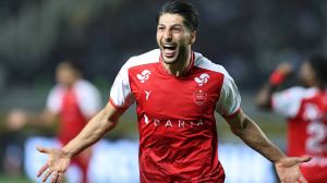 گل اول پرسپولیس به استقلال توسط محبی