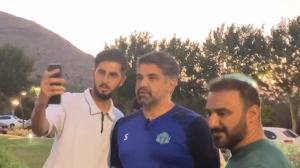 عكس هاي يادگاري هواداران با پيروز قرباني