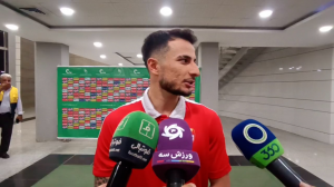 محروقی : بازی در این آب و هوا خیلی سخت است