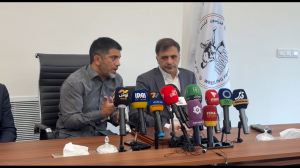 دبیر: نه لاس‌وگاس نه ناگویا، در ایران می‌مانم