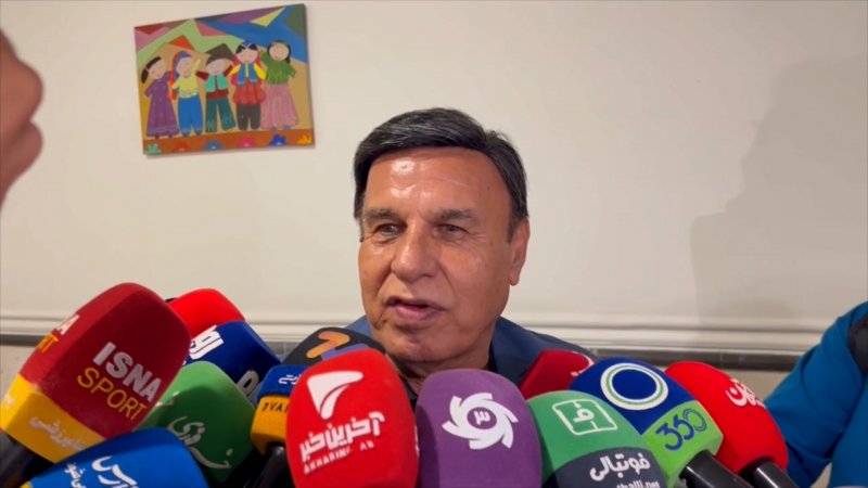 مظلومی: زنوزی یک نگاه به جام‌های استقلال بیاندازد!