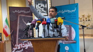 دبیر: با ماهی‌تابه روی آنتن عاشق مارادونا شدم 