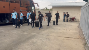 ورود تيم ملوان به ورزشگاه امام خميني اراك