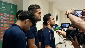 اعتراض گروهی بازیکنان ذوب آهن در میکسدزون