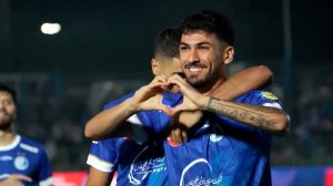 برد استقلال مقابل گل گهر از نمایی متفاوت