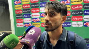 محمود آبادی : این برد را تقدیم به سعید اخباری میکنم